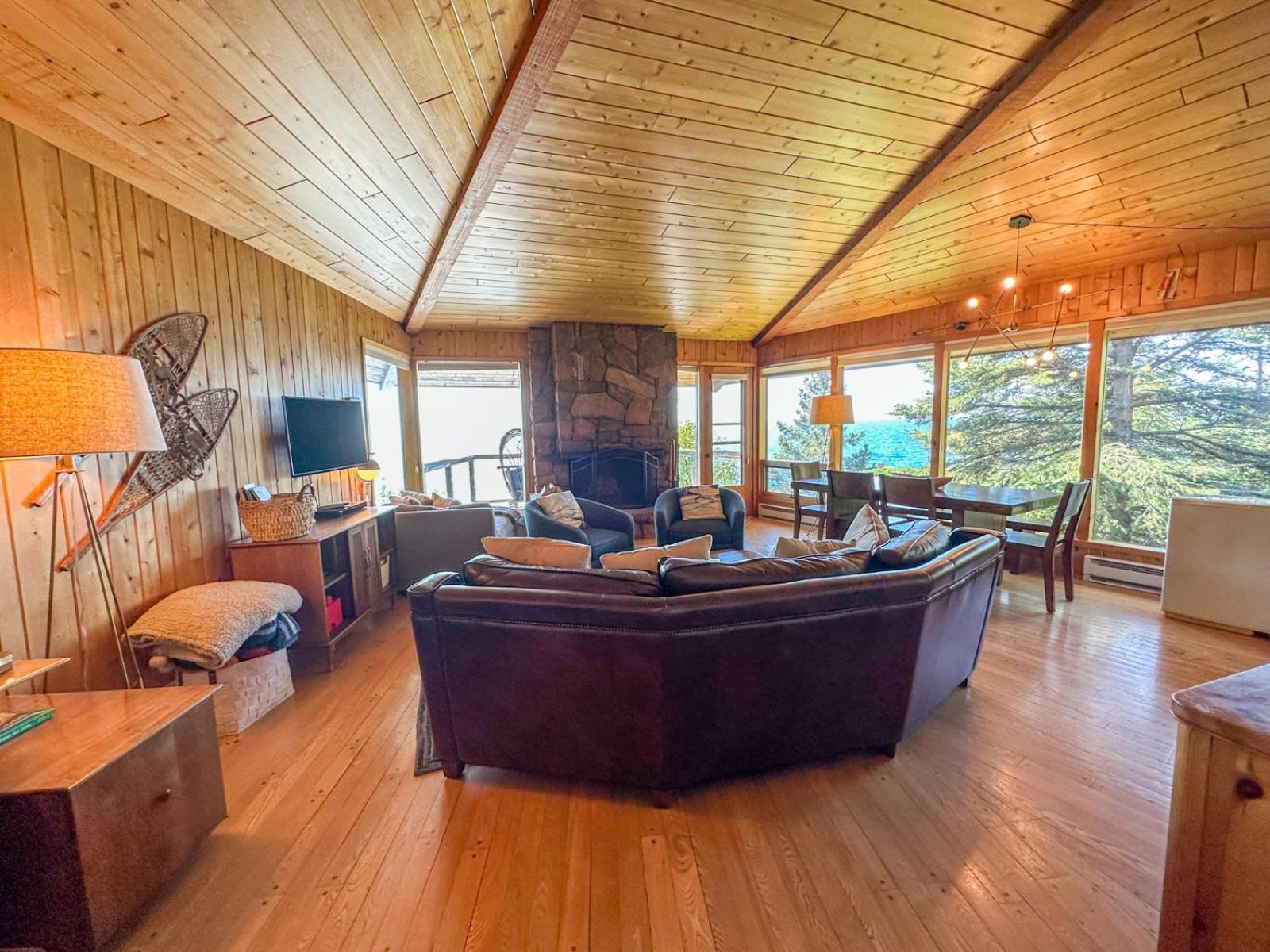 Baileys On The Lake By Cascade Vacation Rentals Lutsen Exterior photo